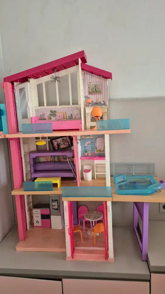 Prelove Barbie House