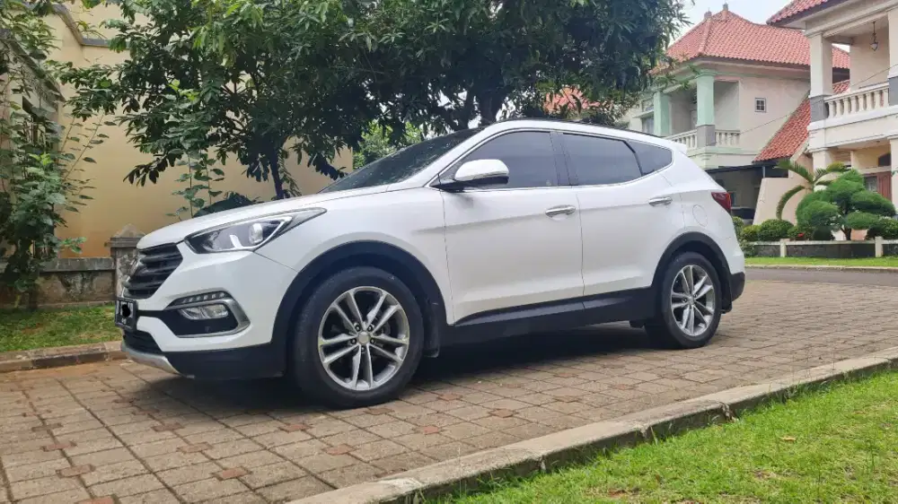 Hyundai Santa Fe (Facelift) Diesel 2.2 VGT Putih