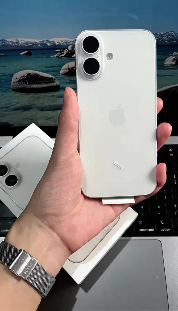 iPhone 16 128GB White