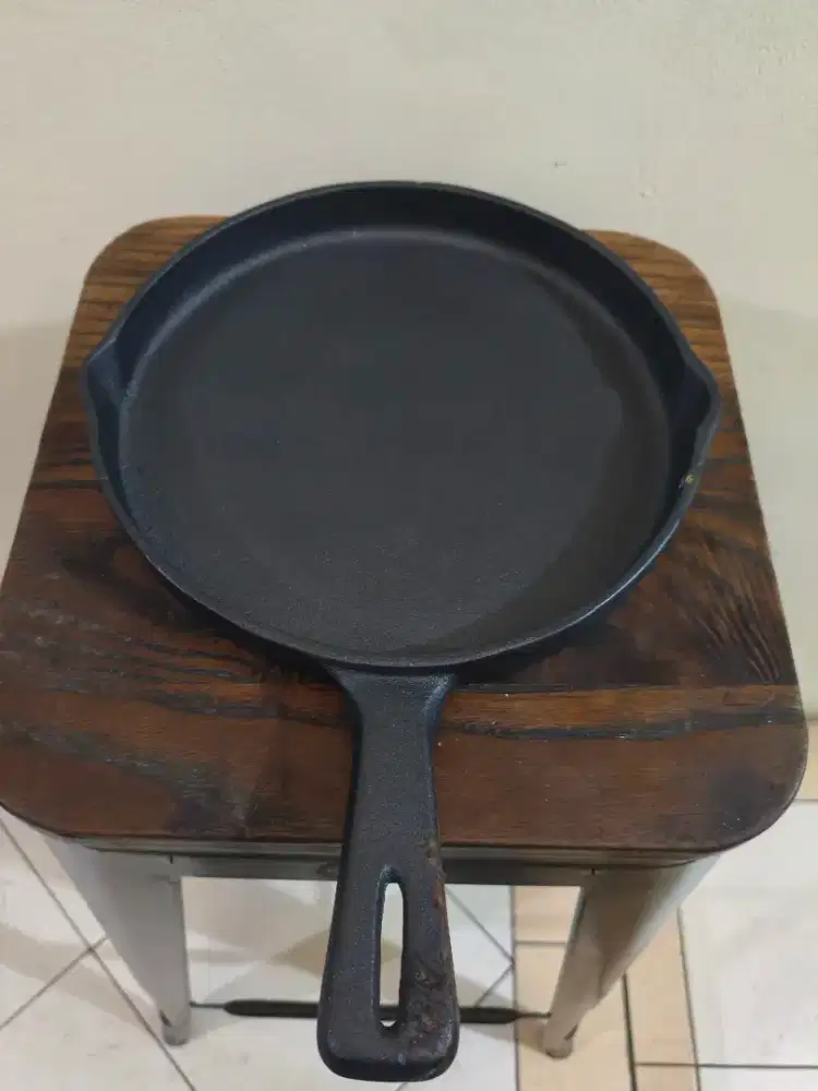 Obral 12 pcs waja cast iron Skillet 25cm bekas resto