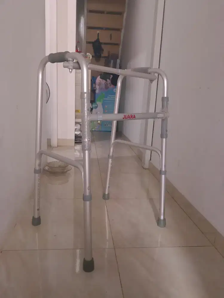 Di jual tongkat kaki 4