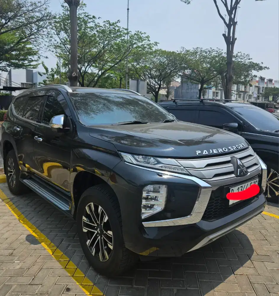 Pajero Sport Dakar 4x2 Hitam