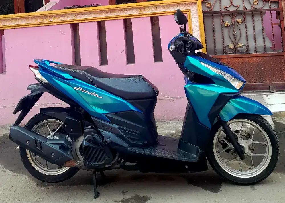 Di jual Vario led old 125 cbs iss 2018 Surt komplit Pajak idup 05-2027