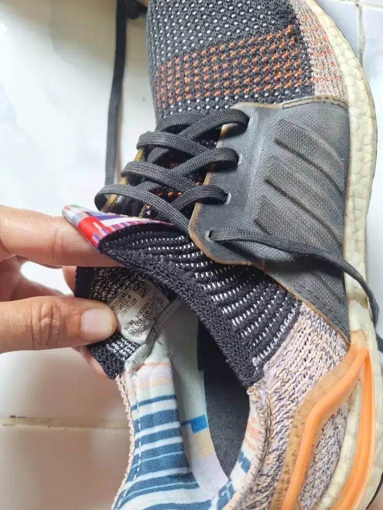 Sepatu adidas Ultraboost