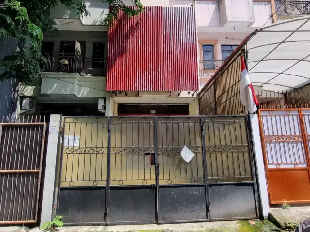 Dijual Murah Ruko 3 Lantai Kondisi Terawat Dekatntu Tol Tomang Jakarta Barat