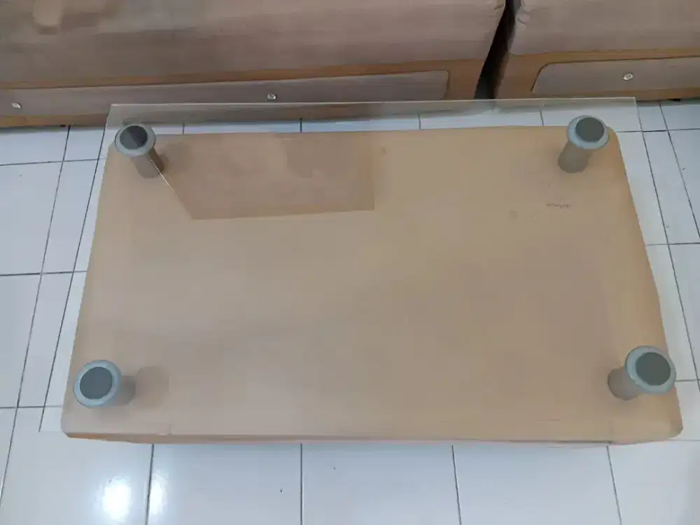 Meja Tamu Kaca Minimalis 100x50