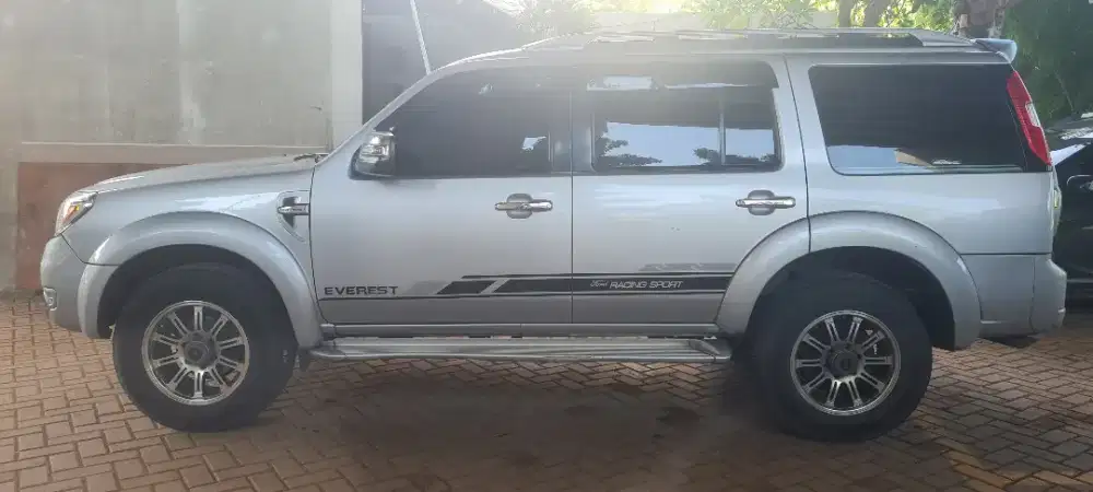 Ford everest 2.5XLT kondisi mantap