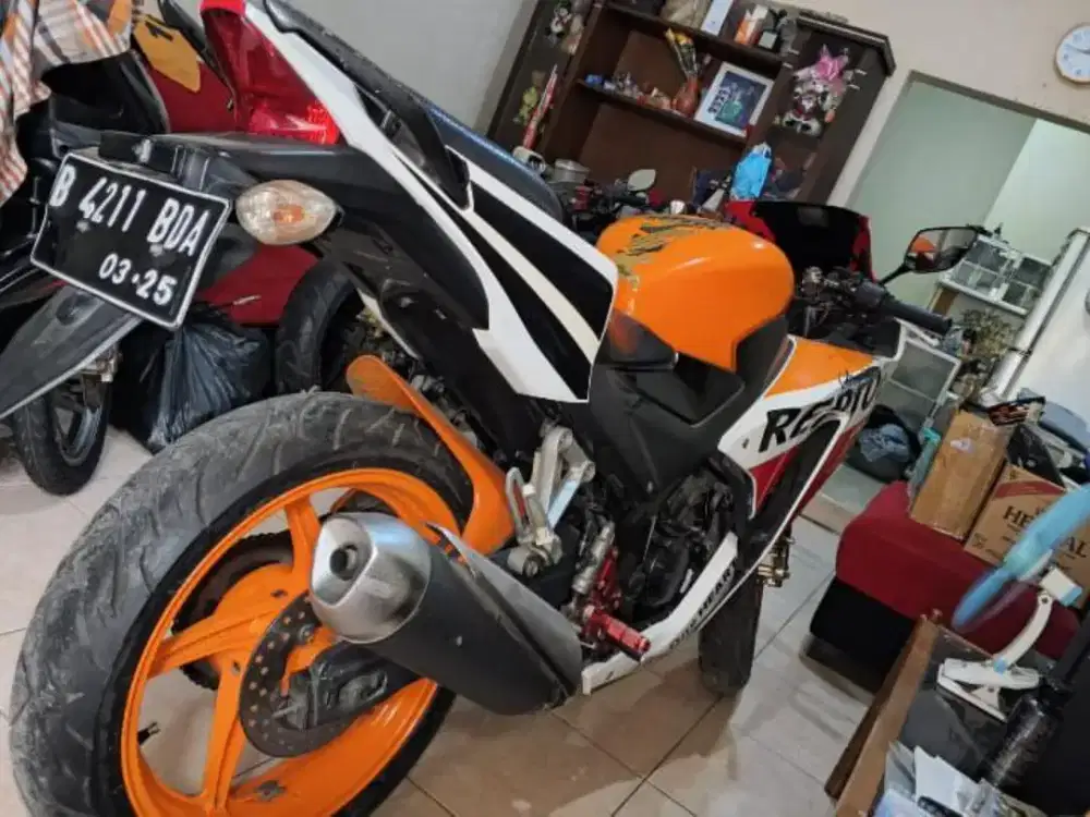 Cbr 150 Repsol lengkap surat2 normal