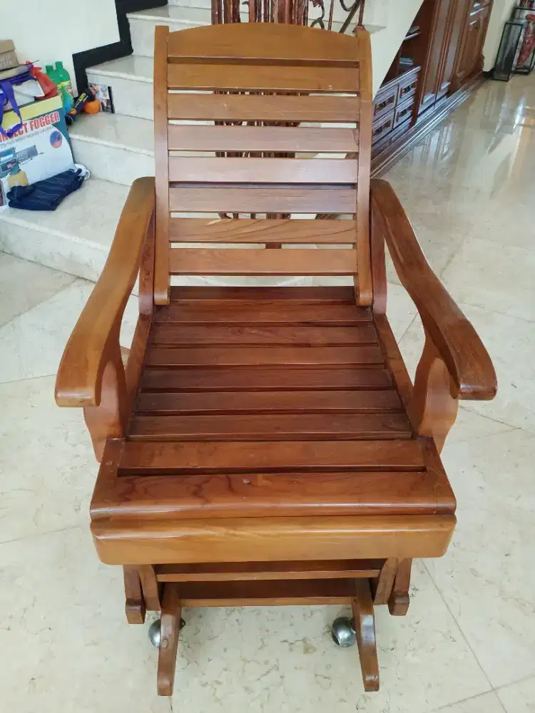 Kursi santai goyang