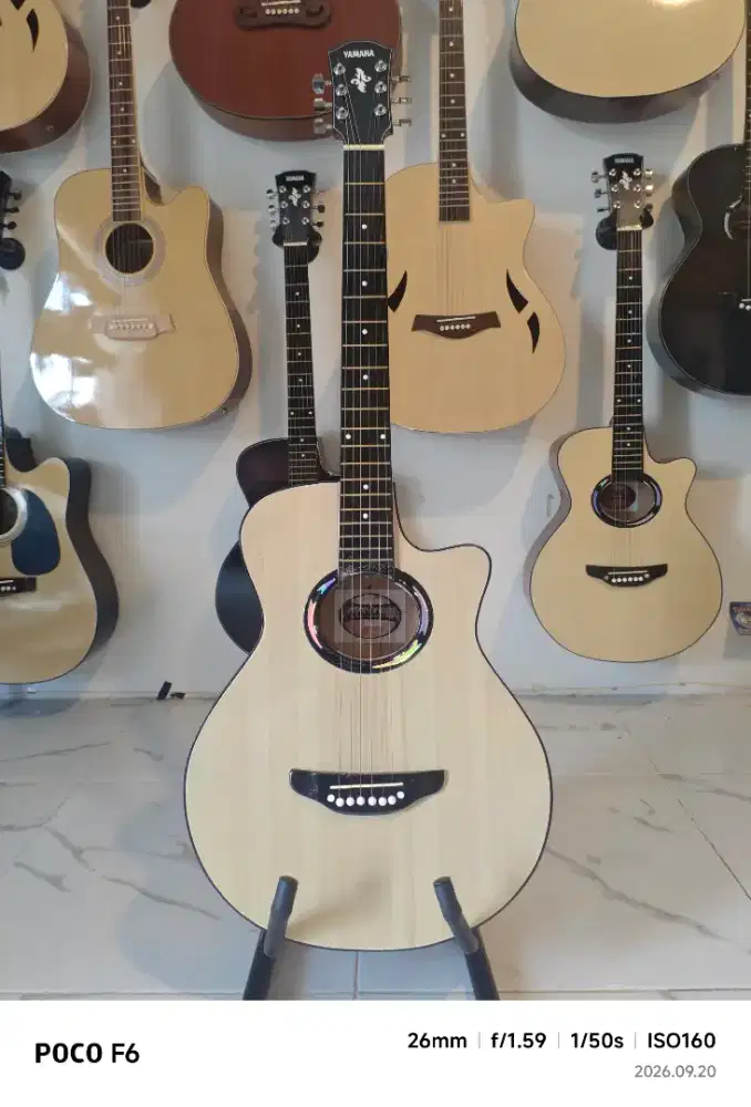 Gitar akustik apx pabrikan