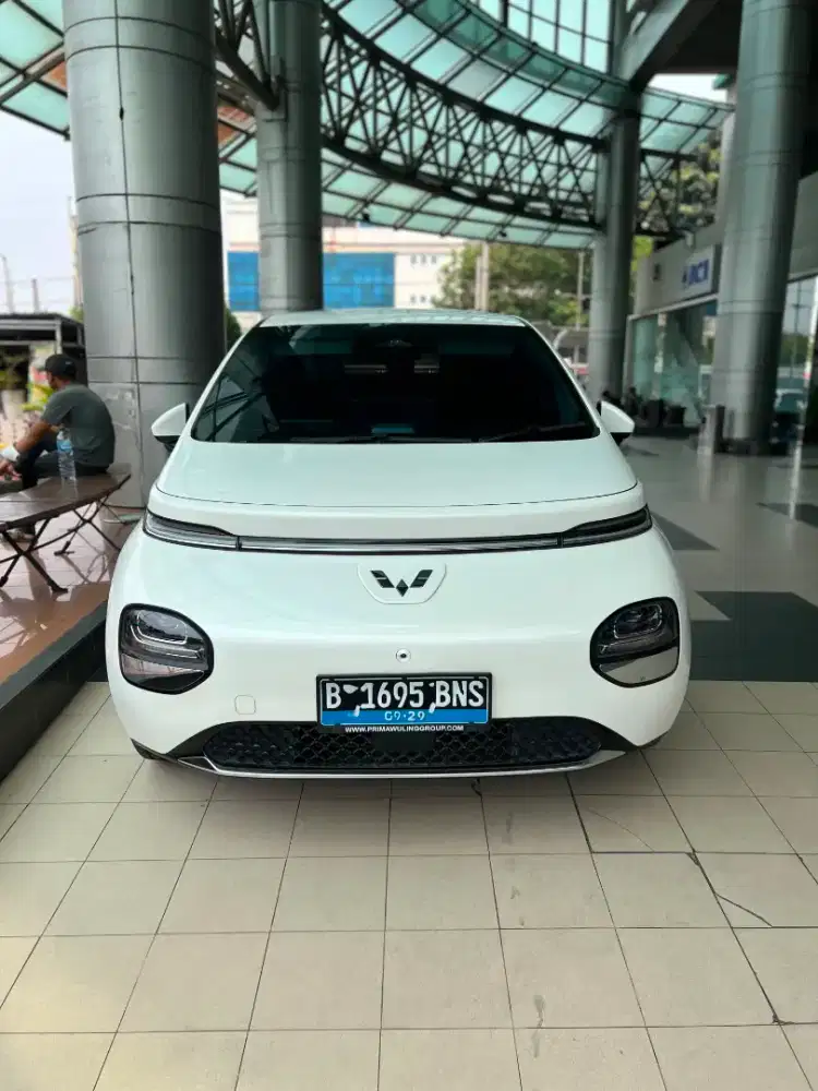 WULING CLOUD EV PRO AT MATIC 2024 PUTIH GOOD CONDITION