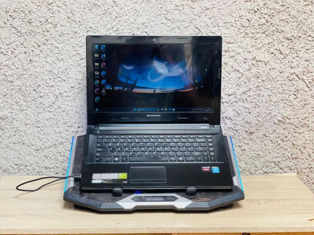 Lenovo G40-70 i3 Gen 4 Radeon 2GB RAM 8GB SSD 256GB DVD 14 Inch