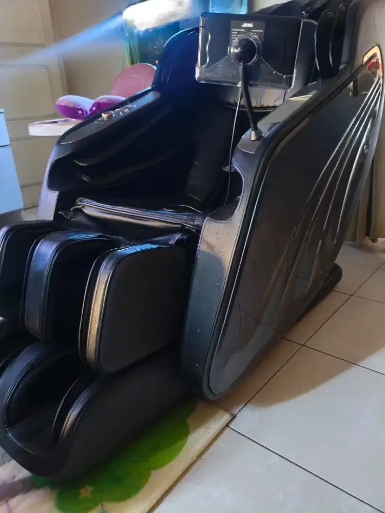 Kursi Pijat JMG JM-138, like new mulus masih garansi .