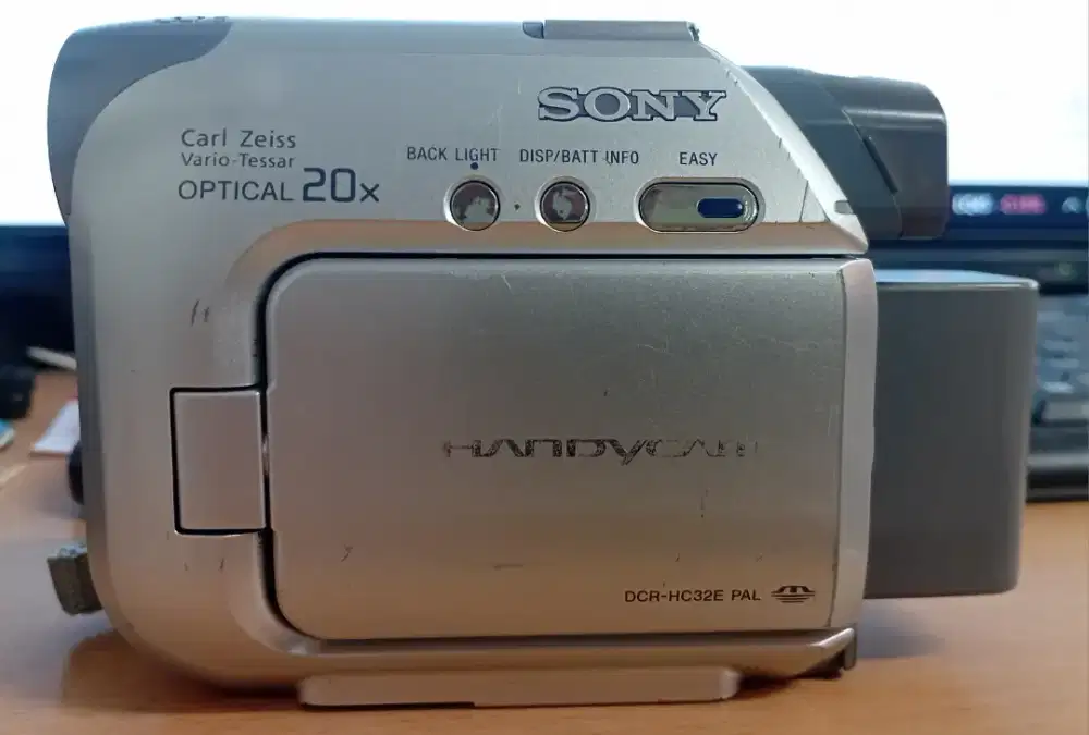 Sony Handycam DCR-HC32E MiniDV