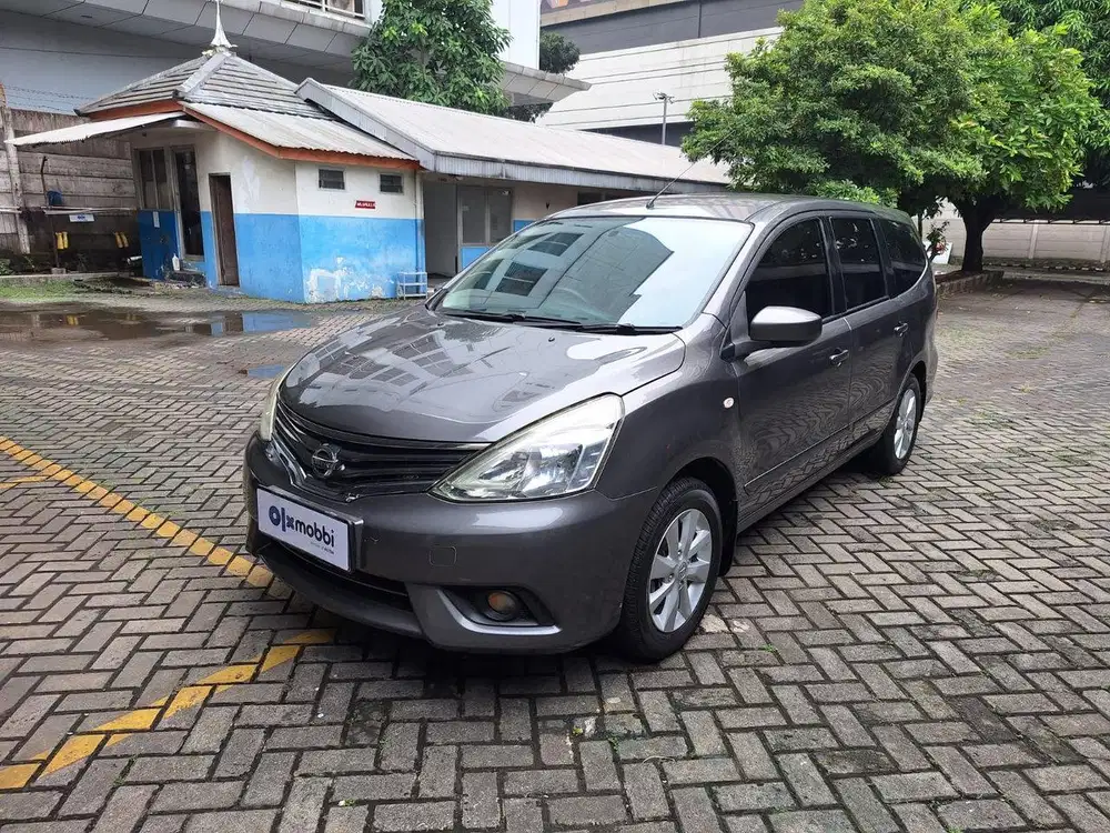 DP RENDAH - Nissan Grand livina 2013 BRW
