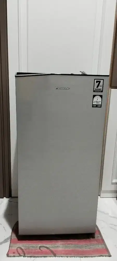 Kulkas Panasonic 1 pintu kondisi normal garansi kompressor masih 2 thn
