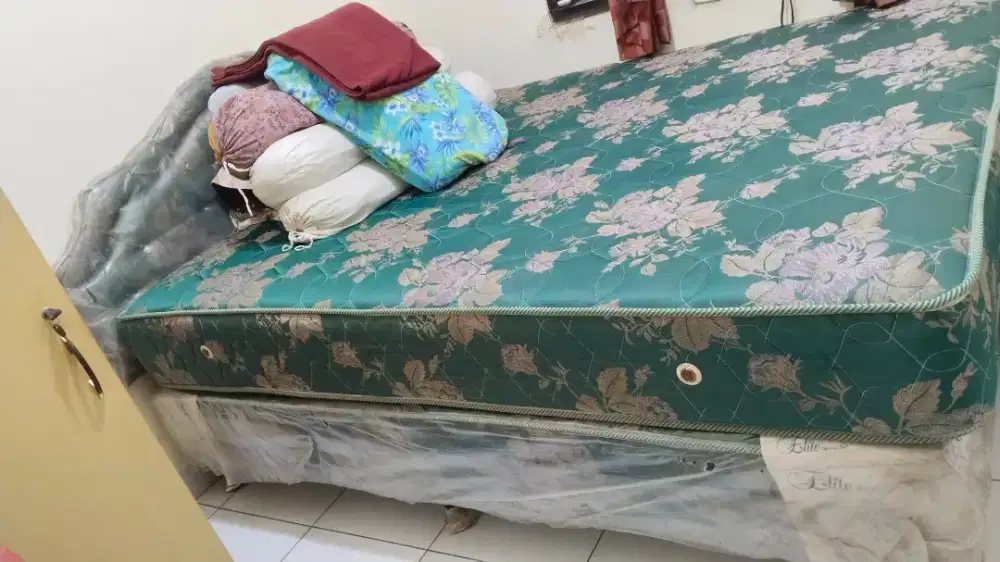 Kasur ukuran queen