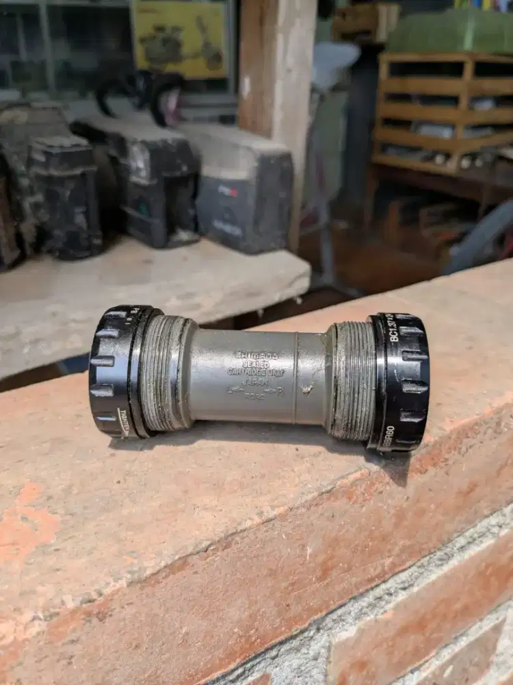 shimano ultegra bbr60 bottom bracket