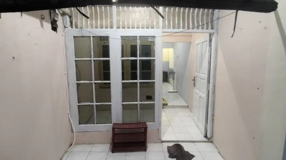 Di Kontrakan Petakan Rumah Di Jl Abdul Majid, Cipete, Jakarta Selatan