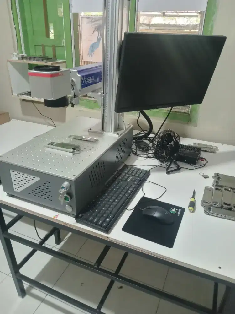 Cari operator mesin laser marking