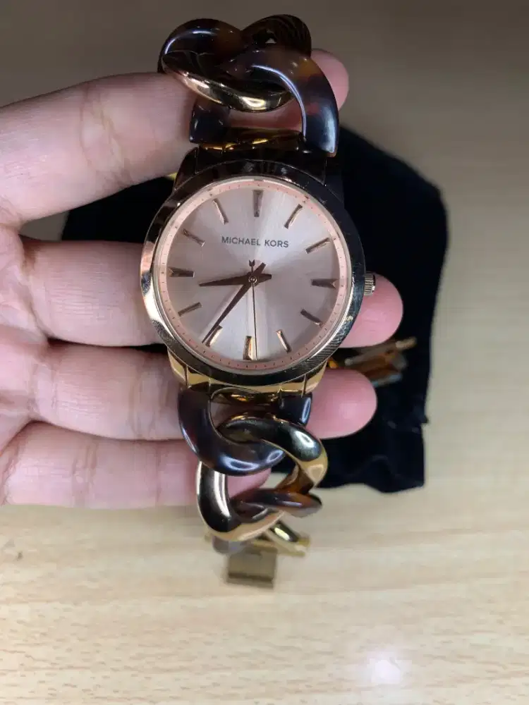 Jam Tangan Michael Kors Preloved