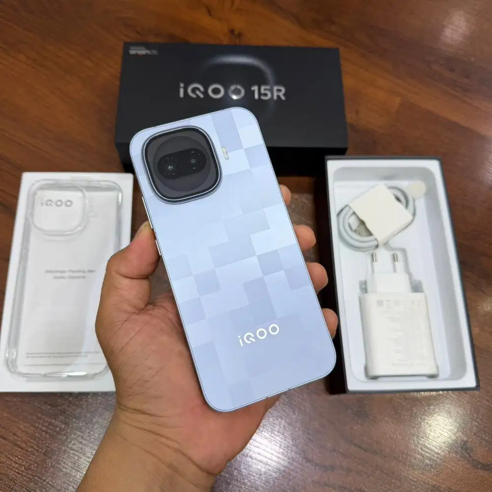 iqoo 15r ram 12/256gb silver like new