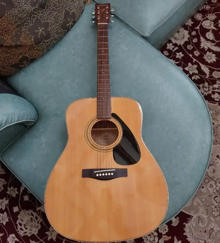 Dijual Gitar Akustik Yamaha F350