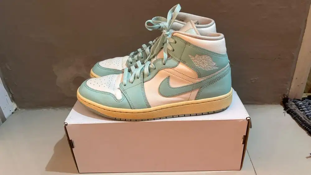 Sepatu air jordan 1 mid blue - white