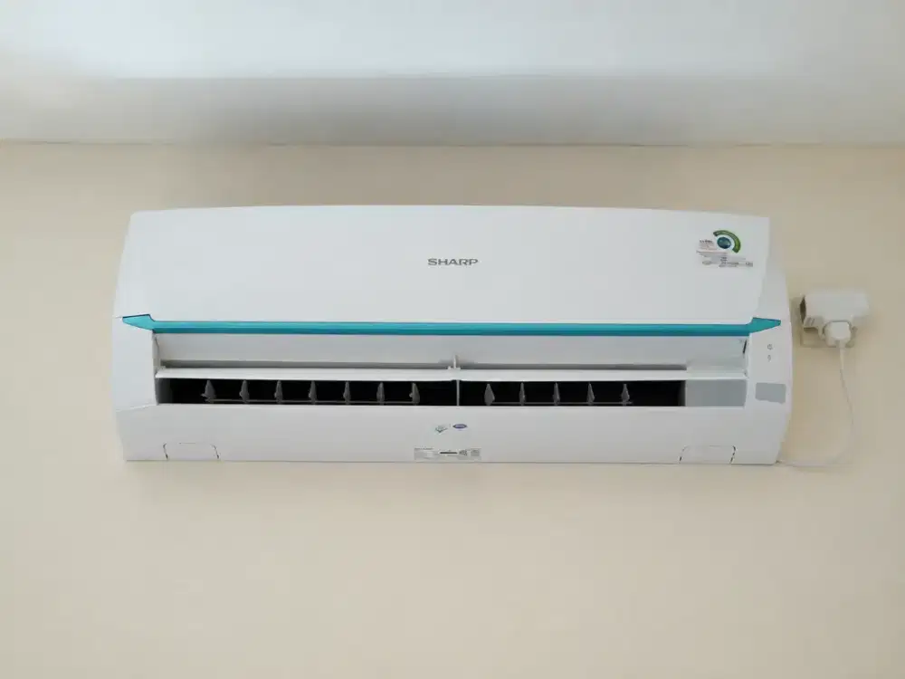 AC Sharp 1/2pk Masih Terpasang