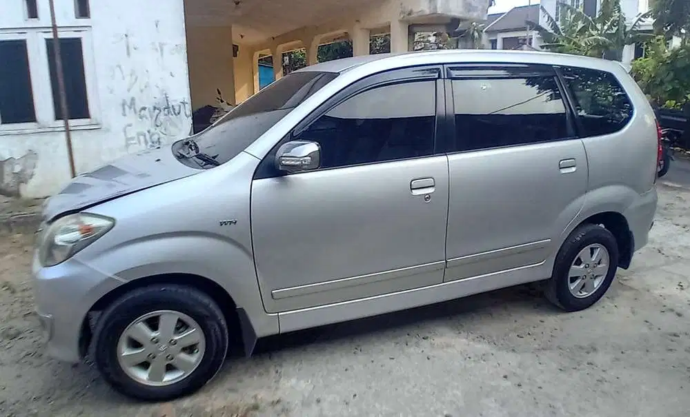 Toyota Avanza 2011 Bensin