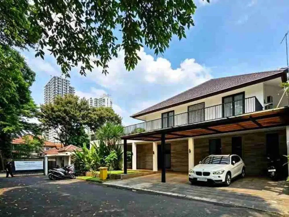 Rumah 425m² dengan Swimming Pool di Cilandak Mutiara Kemang Jakarta Selatan