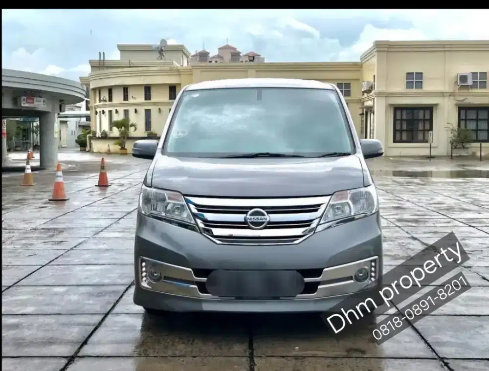 Dijual Nissan Serena 2014 Autech Abu-abu