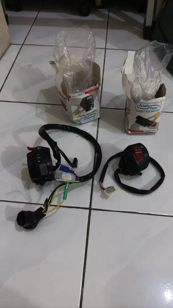 SATU SET SAKLAR VIXION KANAN - KIRI YAMAHA VIXION OLD