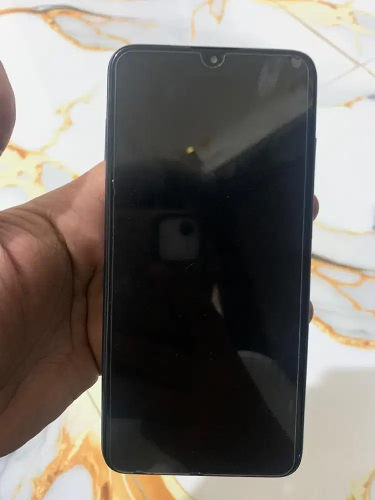 REDMI 8 ram 4/64 GB