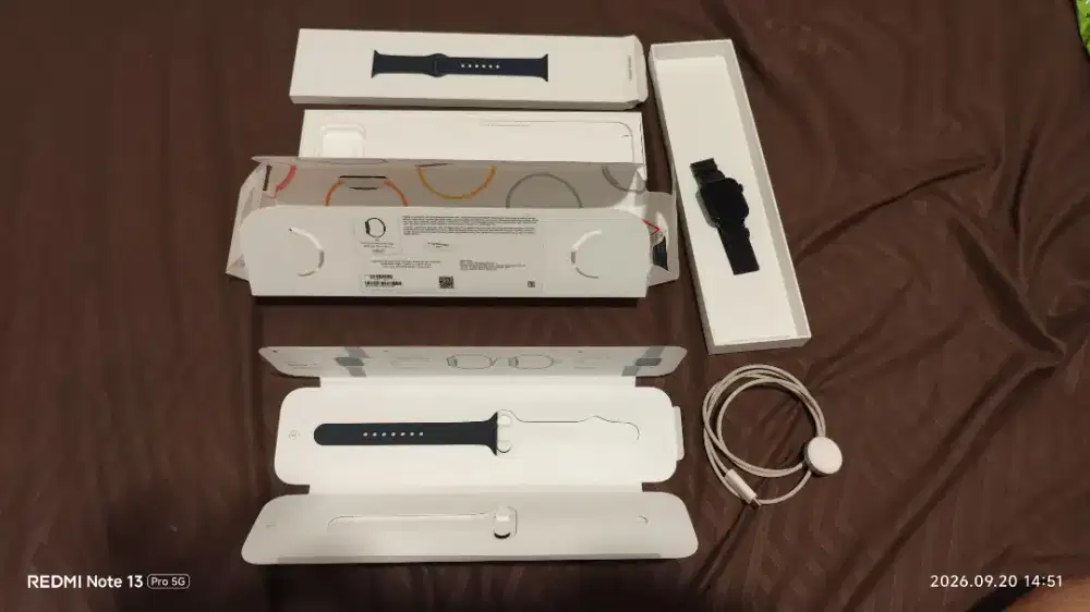 Apple Watch SE Gen 2 40mm GPS Midnight Fullset + Extra Strap