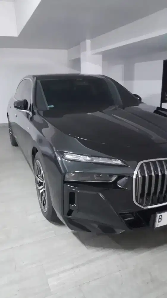 Dijual Bmw 735i Nik.2025 Km 5 Rb Udah Ada Tv Teather