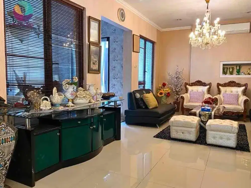 Jual Rumah cantikk siap huni full furnished hadap taman Legenda Wisata Cibubur