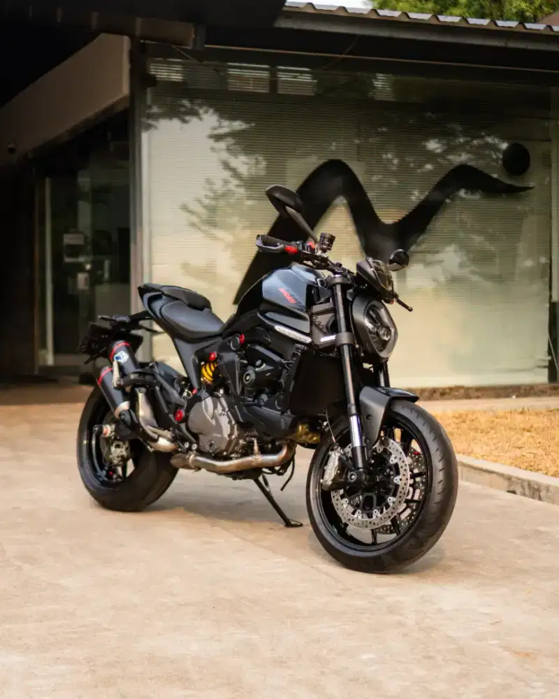 Ducati Monster 937 Dark Stealth 2022