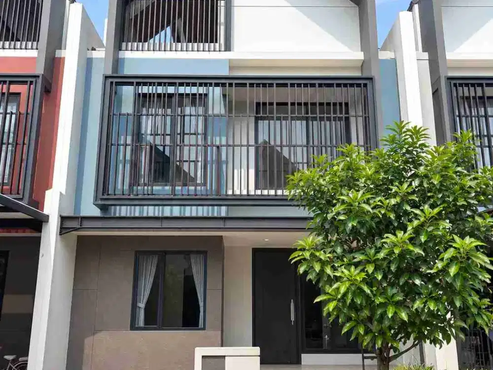 DISEWAKAN RUMAH 3 LANTAI ATTIC ROOM DI LEONORA GADING SERPONG