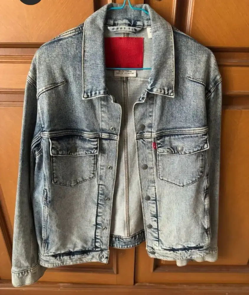 Dijual Jaket Jins Levis
