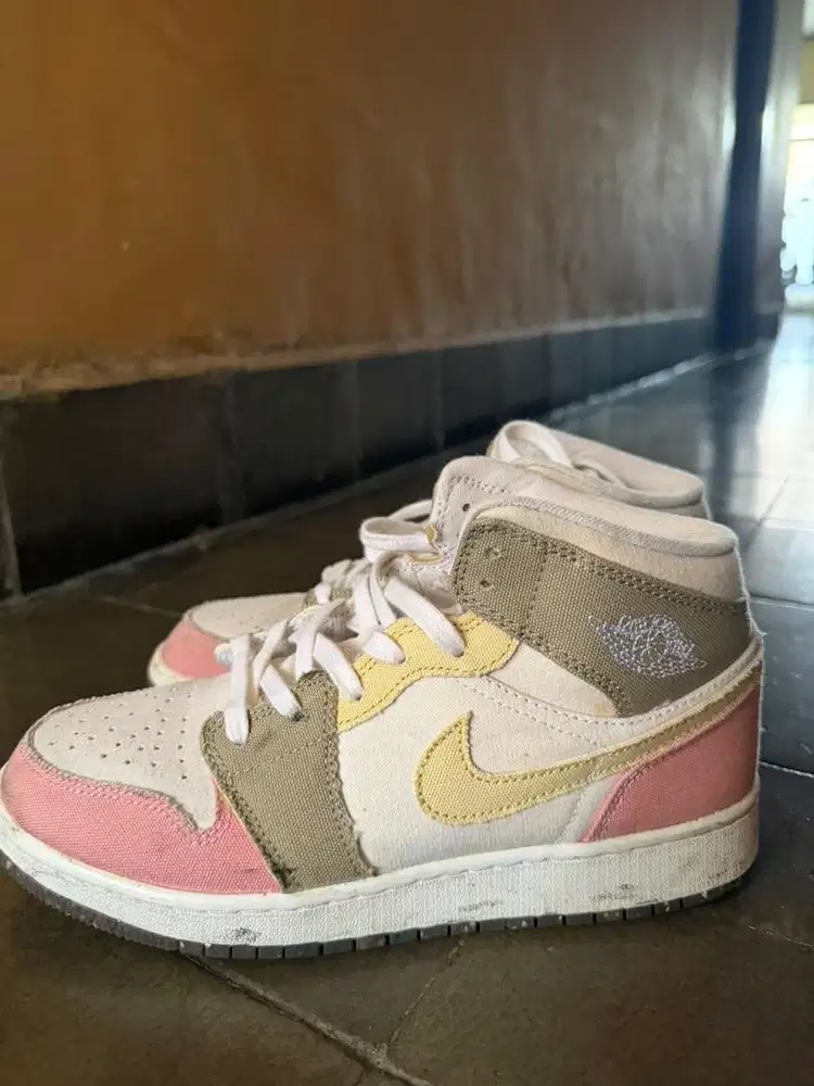 Air Jordan 1 Mid Pastel Grind