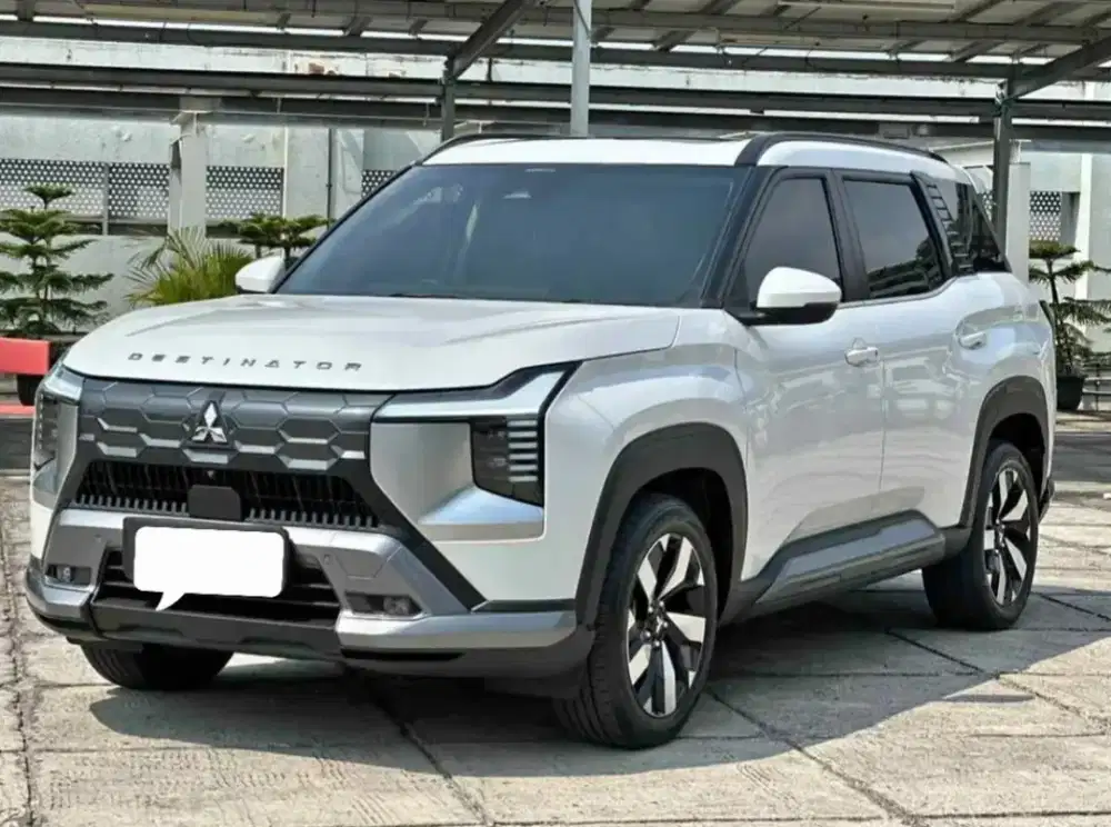 Mitsubishi Destinator Ultimate Premium