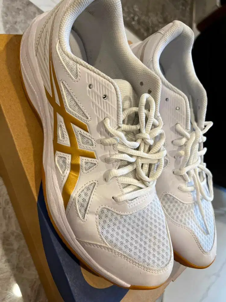 Sepatu ASICS upcourt 6 like new