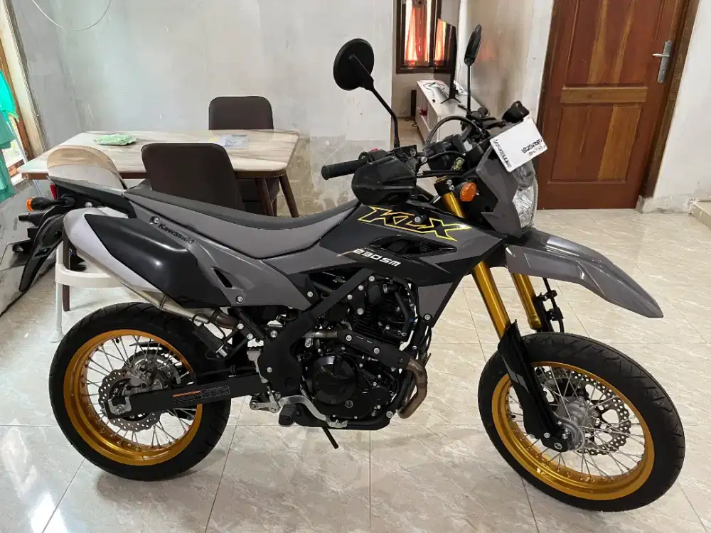 KLX 230 SUPERMOTO SE Mint Condition Like New