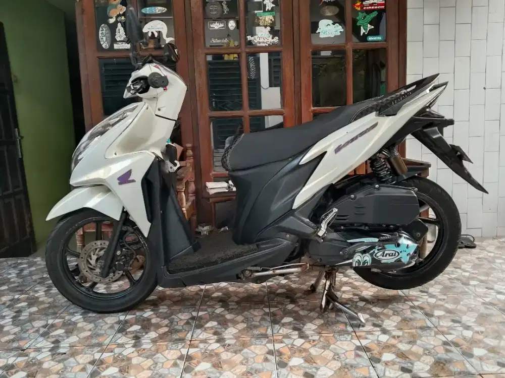 Vario 125 KZR white
