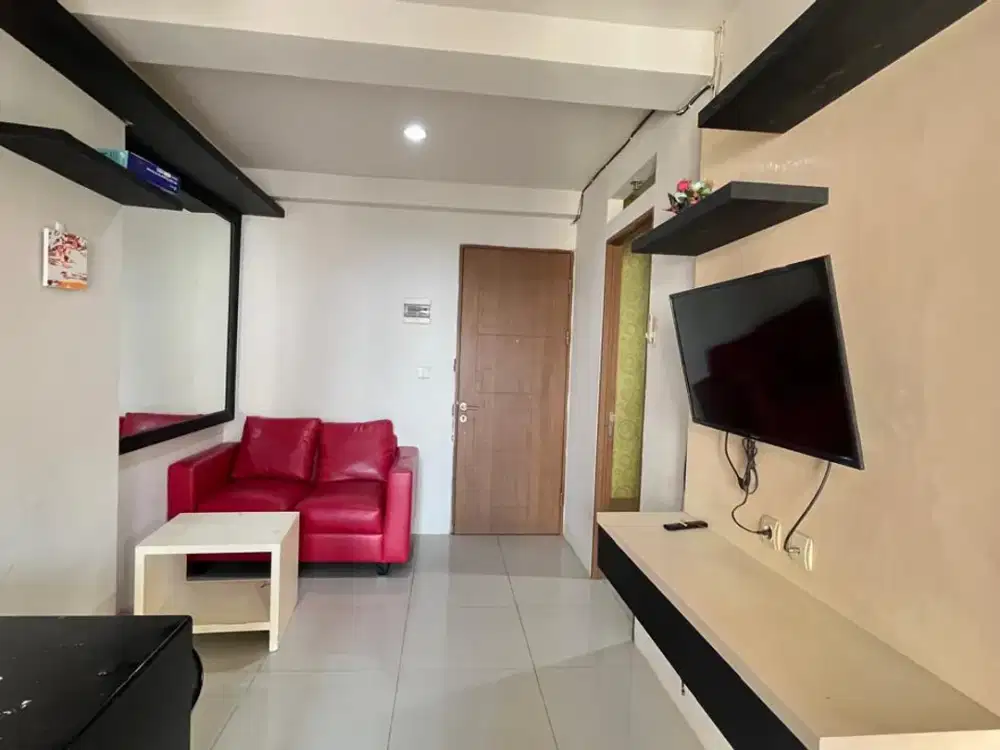 Disewakan Apartemen Oak Tower B Pulo Gadung – Lt 17 Full Furnish dengan View Kolam