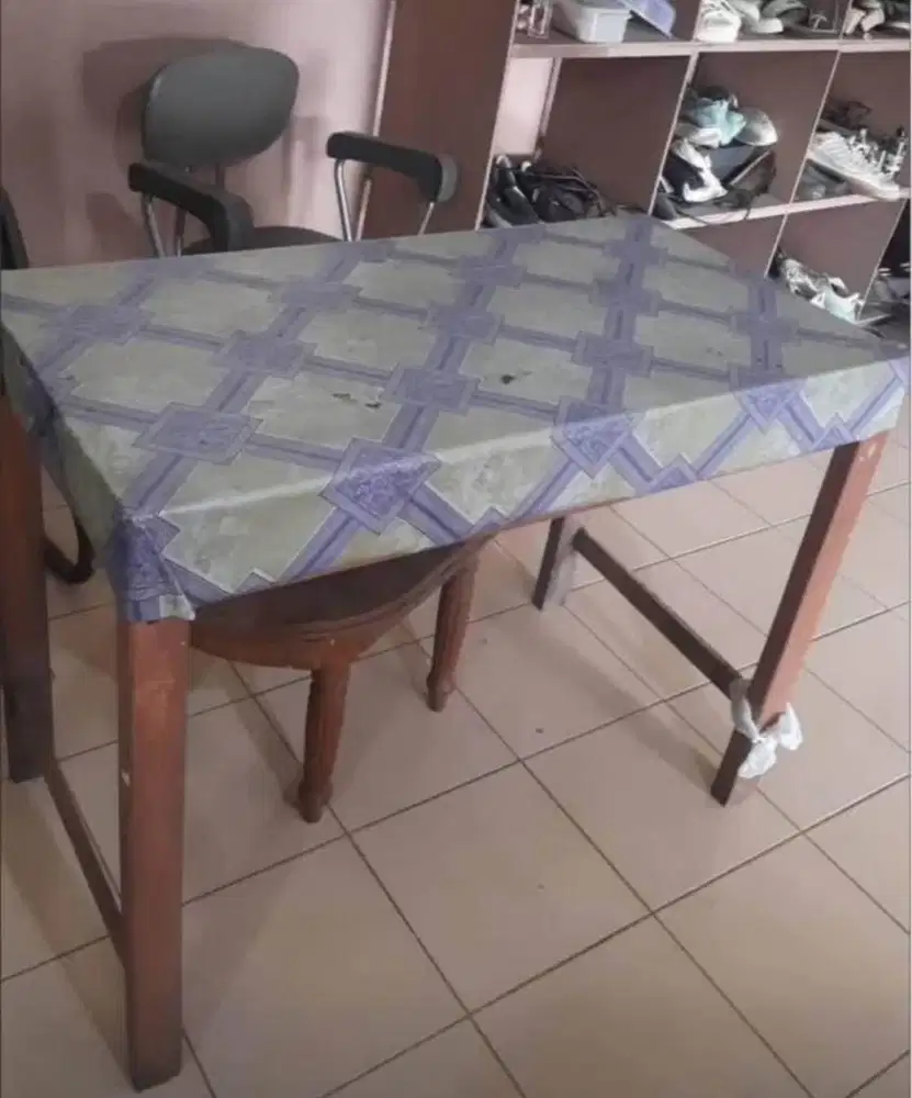 Meja multifungsi