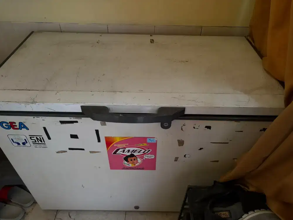 Chest Freezer GEA ±300–330 Liter
