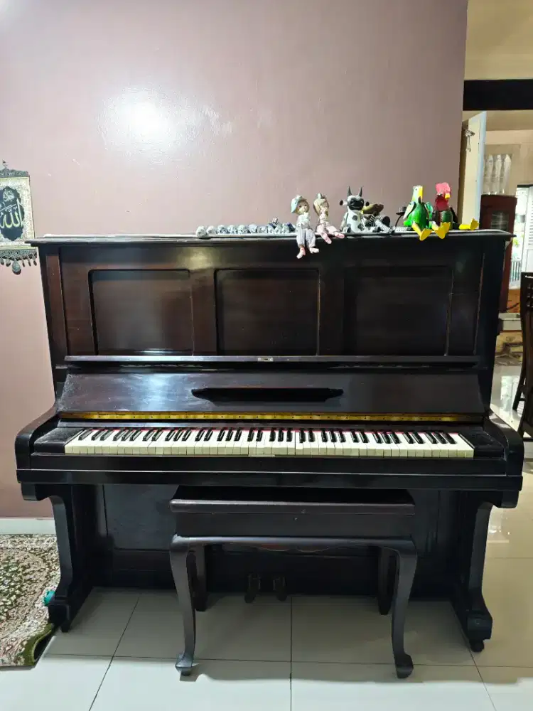 Piano Antik Klasik