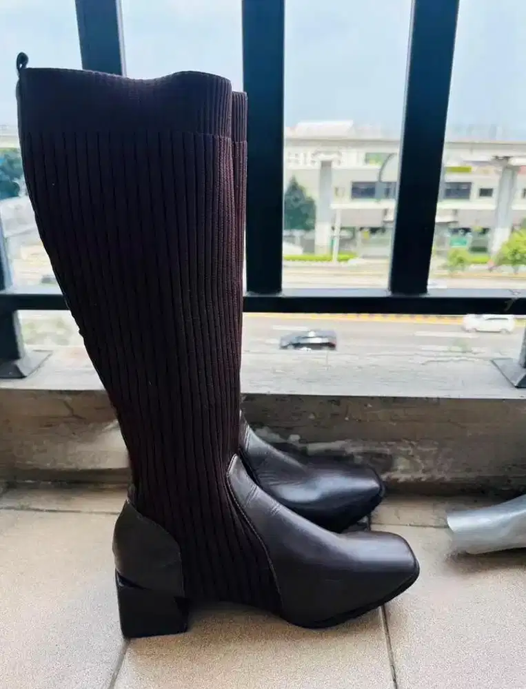 Sepatu Berkuda Wanita